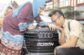 Nombor plat kenderaan malaysia merupakan plat nombor yang perlu dipamerkan semua kenderaan bermotor. Ibu Shaheizy Sam Kena Saman Kerana Guna Plat Kenderaan Mommy Mcm 1774