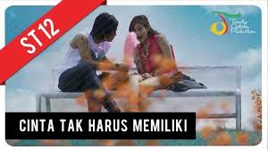 Lagu ini memang sedap dan mempunyai maksud yang sukar untuk difahami. Chord Dan Lirik Lagu Cinta Tak Harus Memiliki St12 Maafkan Aku Setulus Hatimu Tribunnews Com Mobile