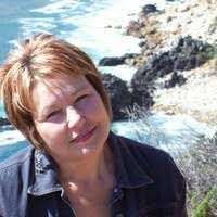 Jennifer Bester's Instagram, Twitter & Facebook