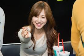 She is also part of the band subunit aoa black, established in 2013. Kwon Mina Wallpaper Asiachan Kpop Jpop Image Board
