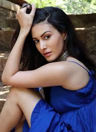Beauty, 4k, bollywood, amyra dastur, portrait, looking at camera. Amyra Dastur Gallery Pictures Photogallery Page 1