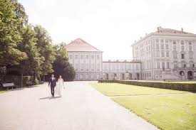 Liebes brautpaar, wir freuen uns sehr, dass sie sich für das hotel schloss heinsheim als ort für ihr hochzeitsfest interessieren. Hochzeit Am Schloss Nymphenburg In Munchen Blog