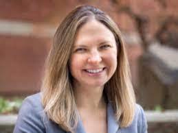 Amanda Lamp's Instagram, Twitter & Facebook