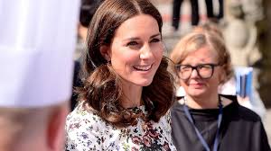 Kate jaką fryzurę chcesz zobaczyć w piątek u kate middleton & # 8230; Kate Middleton Ma Nowa Fryzure Dzieki Tej Zmianie Wyglada Kilka Lat Mlodziej