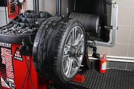 ➤ motorrad rad reifen einfach selbst wuchten. Fur Eine Runde Sache Alles Zum Thema Reifen Auswuchten
