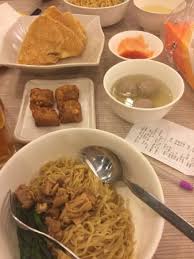 Artikel selanjutnya yang banyak dibaca adalah tempat makan soto mi di bogor yang terkenal enak. Bakmi Gm Surabaya Menu Prices Restaurant Reviews Tripadvisor