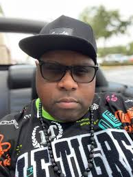 🤔 WHAT SAY YOU, RAMS? 🏀 Pelican's Brandon Ingram's play, moves and  mannerisms reminds me of what I remember about Martha Schofield Legend,  John Mundy. Even the sleepy eyes. 🏀