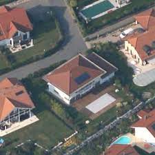 Gael monfils is nursing a swollen hand after he lashed out in frustration while playing a computer game — but does not expect the bizarre injury to hamper his australian open. Gael Monfils House In Trelex Switzerland Virtual Globetrotting