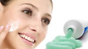 5 Cara Bikin Kulit Kinclong Dan Awet Muda Dengan Pasta Gigi Fashion Beauty Liputan6 Com
