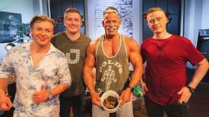 Matthias schneider aka hollywood matze (47, youtuber) mirja du mont (45, schauspielerin und model). Rdyntcmkfzjc5m