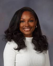 Esha Thomas's Instagram, Twitter & Facebook