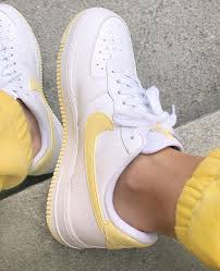 мужские кроссовки Nike Air Force 1 07 Lv8 1 If Nike Does Not Calm Down Very Quickly On Its Colors Of Madness I Will Really End Kicks Nike Nikea Nike Air Shoes Nike Shoes Air Force Aesthetic Shoes