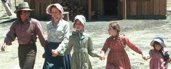 German series order of little housefarmer boy is missing in the series in germany little house in the big woods (little house, #1), little unsere kleine farm series. Serienklassiker Unsere Kleine Farm Steht Vor Reboot Neuverfilmung Der Bucher Von Laura Ingalls Wilder In Arbeit Tv Wunschliste