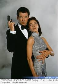 Michelle yeoh naît le 6 août 1962 à ipoh, dans l'état de perak, alors en fédération de malaisie, de parents issus de la communauté chinoise anglophone. Tomorrow Never Dies Review Rewind 101 Mi6 The Home Of James Bond 007