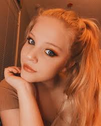 Veronica Whisman's Instagram, Twitter & Facebook