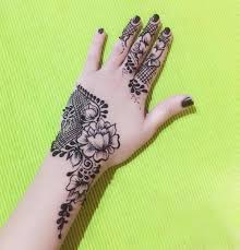 If it's too thick, add a few more drops of water. Traditional Art Of Henna Is Resisting Test Of Time In Jordan Aw