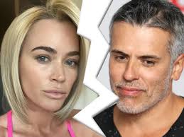 Edwin Arroyave Spotted Wearing Wedding Ring Amid Rumors He and Teddi  Mellencamp Are Back Together Please read