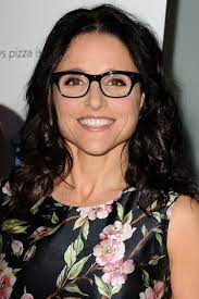 Hairstyles For Women Over 50 With Glasses Womens Hairstyles Hair Styles Over 60 Hairstyles