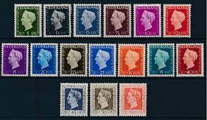 Verkocht voor €4.880 op onze postzegelveiling (nl) in 2017. Nederland 1947 1948 Koningin Wilhelmina Hartz 16 Waarden Nvph 474 89 Postfris Europost