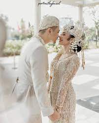 Beautiful Couple On Their Wedding Day Foto Perkawinan Foto Pengantin Pengantin Wanita