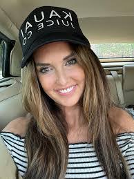 Amanda Viles's Instagram, Twitter & Facebook