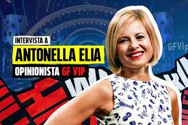 Già da qualche tempo, i più attenti si saranno accorti che sui social c'è un video girato proprio da enzo ghinazzi, che lo scorso 19 settembre ha pubblicato un breve filmato nel quale diceva: Gf Vip Antonella Elia Con Wanda Nara Nessuna Rivalita Diverse Anche Nella Taglia Di Reggiseno