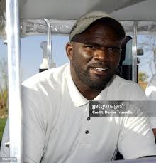 575 Roger Lawrence Photos & High Res Pictures