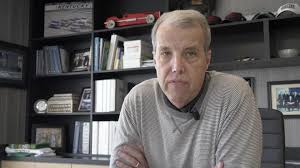 Lawrence joseph larry mcreynolds iii (born january 10, 1959) is a former nascar crew chief and currently serves as a racing analyst on fox sports larry mcreynolds death fact check. Nascar Expert Larry Mcreynolds On The Challenge Of Kentucky Speedway