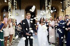 Istri forsberg, shanga, juga seorang pesepakbola, dan seperti suaminya, dia bermain untuk leipzig. Barzan Sadiq On Twitter The Swedish National Team Super Star Emil Forsberg S Wife Shanga Hussain Is A Kurd Married In 2016 From Now On Eforsberg10 Will Get Utmost Supports From The Kurds World