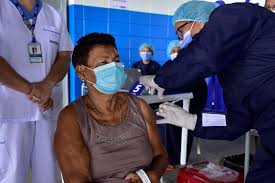 · seleccionar el punto de vacunación. Con Agendamiento Comienza Vacunacion Contra Covid 19 Para Adultos Mayores De 65 Anos En Barranquilla