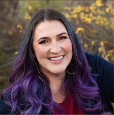 Ashlee Marie's Instagram, Twitter & Facebook