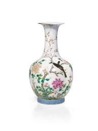 Vase En Porcelaine De La Famille Rose Chine Dynastie Qing Marque A Six Caracteres En Cachet En Rouge De Fer Et Chinese Pottery Chinese Ceramics Pottery Art