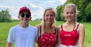 Louise anstead puts her kids first, just like ant. Ant Anstead And Ex Wife Louise Have Two Kids Amelie And Archie