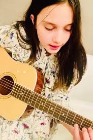 💛🌼💛🌼💛🌼💛 This is my 12 year old daughter Shanti singing and playing  her guitar today. 🎸🎸🎸She literally just learnt this song