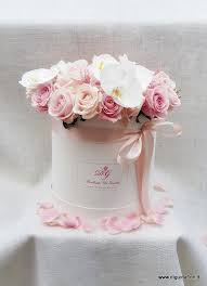 Consegna a domicilio mazzo di 5 rose rosse. Fiori In Scatola Flowers In A Box Fiorista Roberto Di Guida