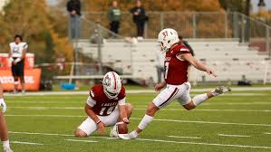 Big plays help Eagles edge Grizzlies, 29-27