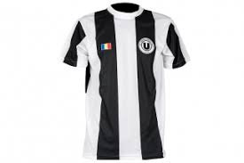 U cluj e prima echipa de fotbal din romania care a lansat o serie de tricouri rock/metal. Nou Stil ImbrÄƒcÄƒminte Sport De PerformanÈ›Äƒ Previzualizare A Tricou U Cluj De Vanzare Datacenterdays Com