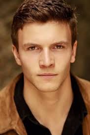 Reparto de Beecham House (serie 2019). Creada por Gurinder Chadha, Paul  Mayeda Berges, Shahrukh Husain