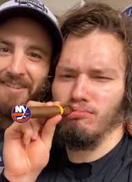 We smokin that Islanders pack : r/TampaBayLightning
