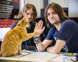A street cat named bob. Mews And Nips A Street Cat Named Bob Sequel To Start Filming Later This Year The Conscious Cat