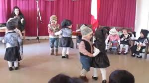 Classical dance is nothing like folk dancing. La Guaracha El Baile By Juan Oyola