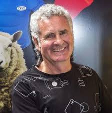 Sandra Cuff's Instagram, Twitter & Facebook