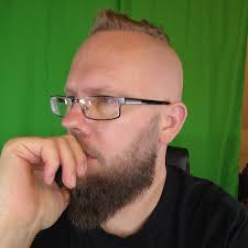 Aloha Fellas and thanks for having me. I got a little question. I did this  design in Clip Studio Paint, 'cause I need it al label for my product. It's  a PNG