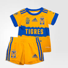 Camiseta blanca con detalles grises, pantalón y medias blancas. Adidas Uniforme Bebe Titular Tigres Uanl 20 21 Unisex Amarillo Adidas Mexico