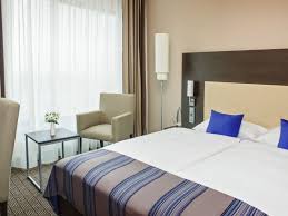 Parkplätze befinden sich in der nähe. Hotelzimmer Hamburg Dammtor Messe Intercityhotel Hamburg Dammtor Messe