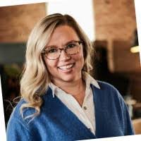 Kari Chapman's Instagram, Twitter & Facebook