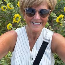 NEW LISTING! 26, Duneira Park, Larne, BT40 1PF 🏠THREE BEDROOMS 🏠ENSUITE  🏠THREE RECEPTIONS 🏠BEAUTIFUL KITCHEN 🏠PVC DOUBLE GLAZING 🏠GARAGE 🏠OIL  FIRED HEATING Offers around £359,950 #followers #larne