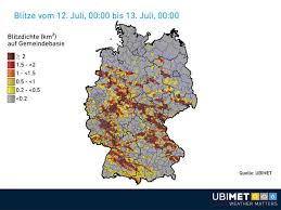 Selbst einzelne tornados sind im umfeld der gewitterwolken nicht ganz auszuschließen. Fast 290 000 Blitze Und Ein Tornado Am Freitag