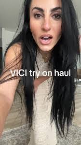 Dana Grandberry's Instagram, Twitter & Facebook