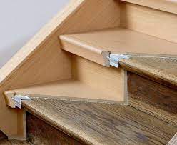 Sind jedoch die trittstufen sehr abgenutzt oder die optik der treppe zu altmodisch, besteht auch die möglichkeit die gesamte treppe. Laminatstufen Verlegen Google Suche Treppenrenovierung Treppe Renovieren Treppenstufen Renovieren